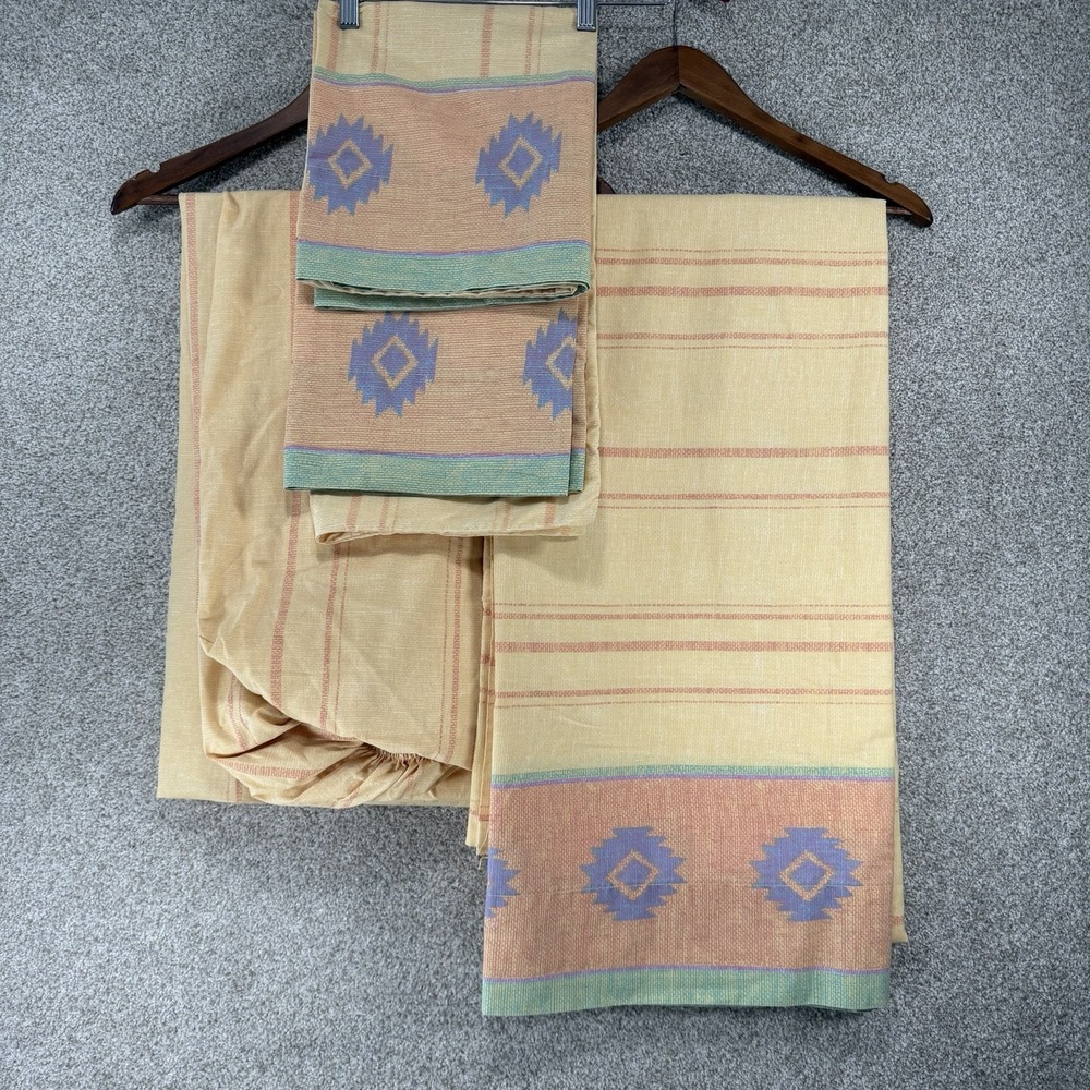 Westpoint Stevens King Size Sheet Set 4 Pc EUC Aztec Yellow Pastels 90s‎ Retro